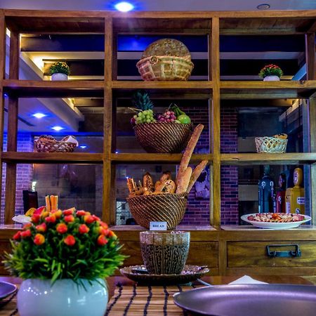 Flowery Holiday Suites Kuwait City Bagian luar foto