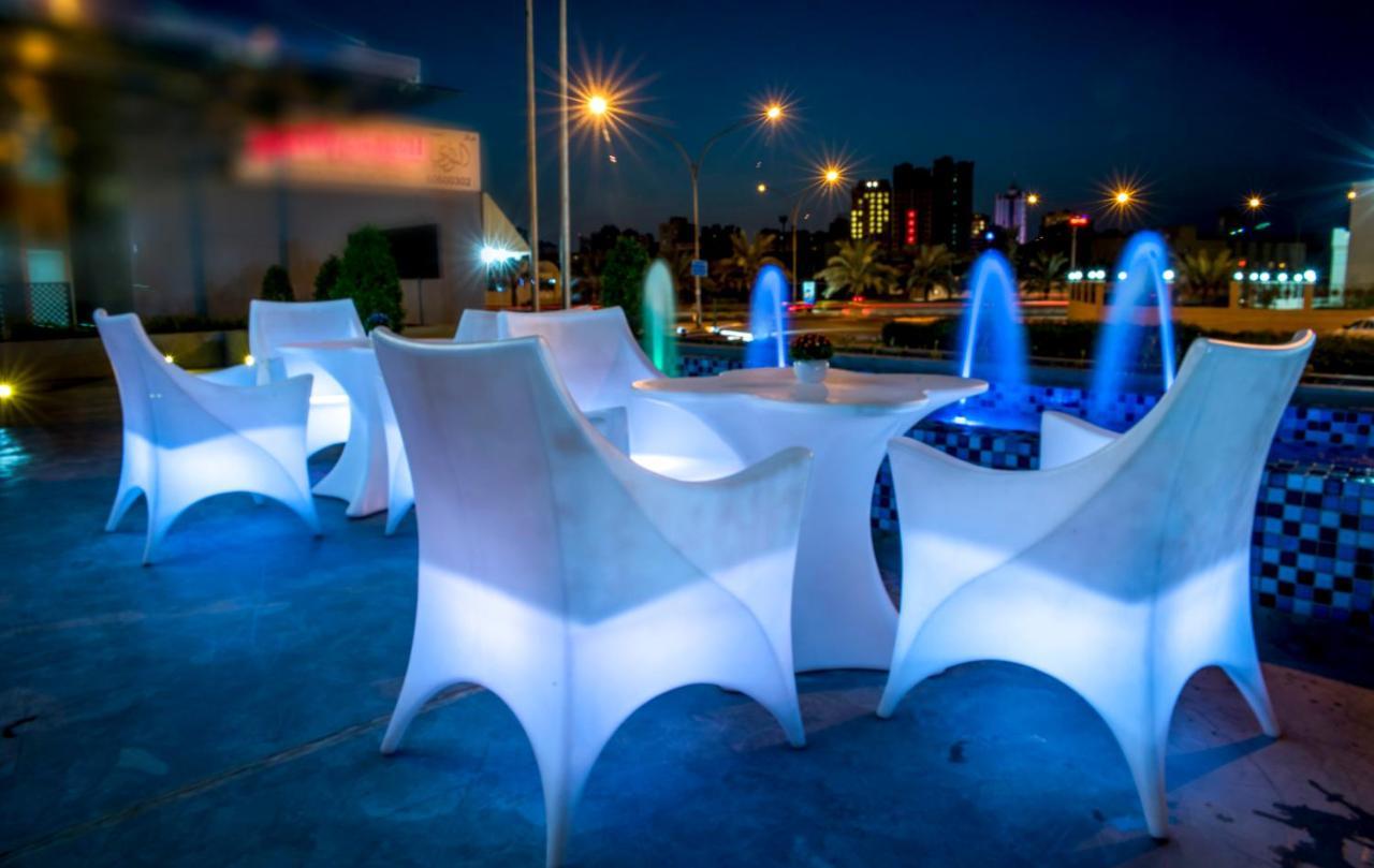 Flowery Holiday Suites Kuwait City Bagian luar foto