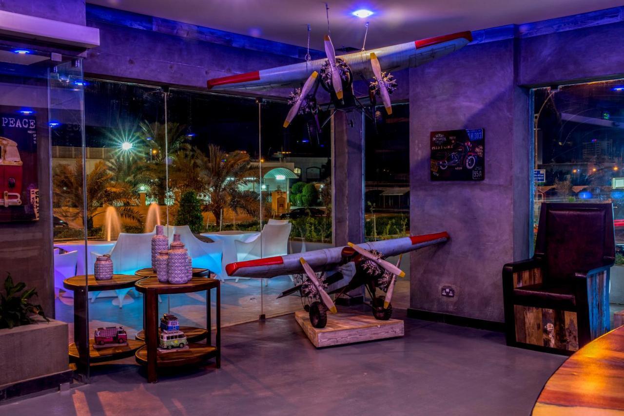 Flowery Holiday Suites Kuwait City Bagian luar foto