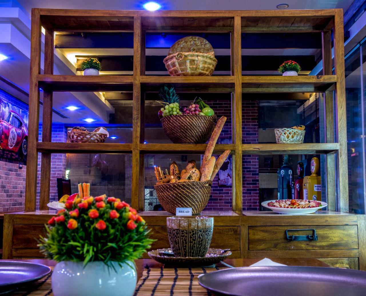 Flowery Holiday Suites Kuwait City Bagian luar foto