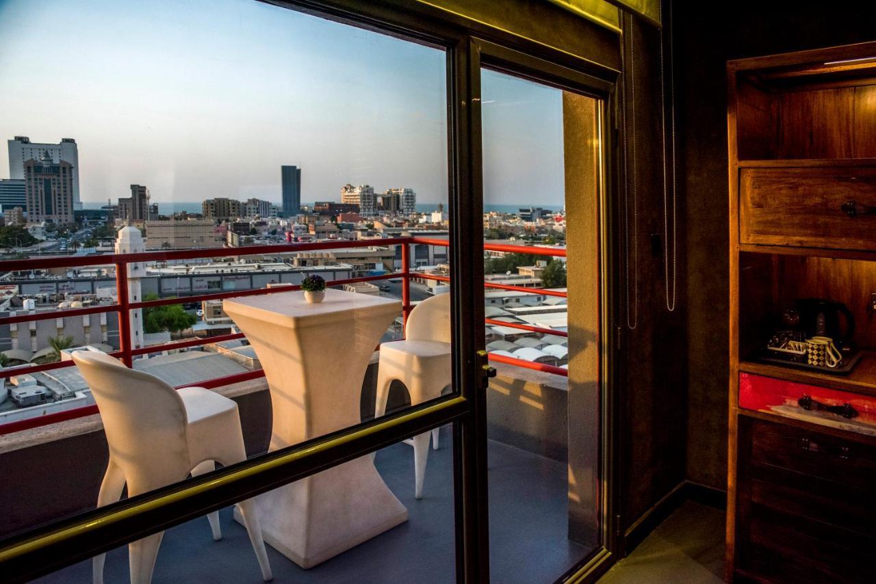 Flowery Holiday Suites Kuwait City Bagian luar foto